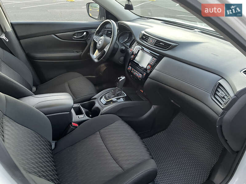 Внедорожник / Кроссовер Nissan Rogue 2018 в Киеве