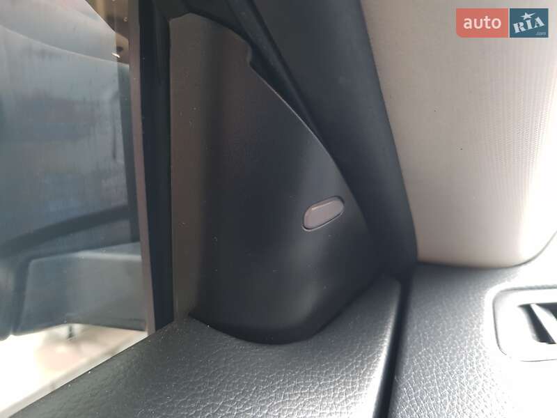 Внедорожник / Кроссовер Nissan Rogue 2017 в Киеве