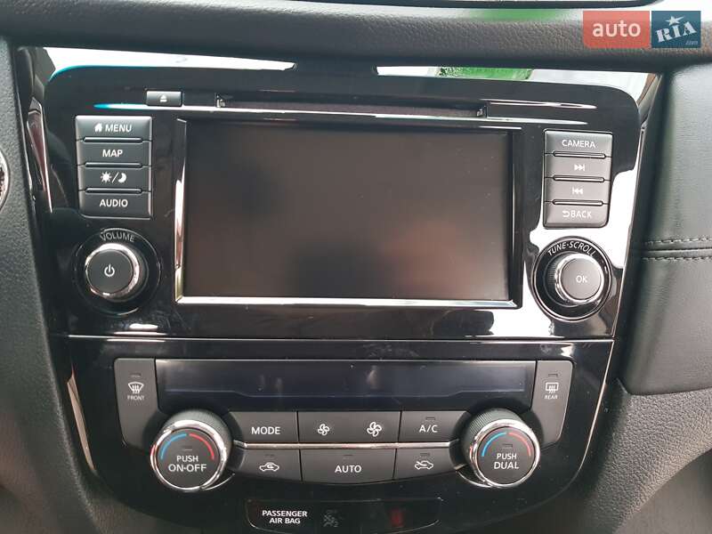 Внедорожник / Кроссовер Nissan Rogue 2017 в Киеве