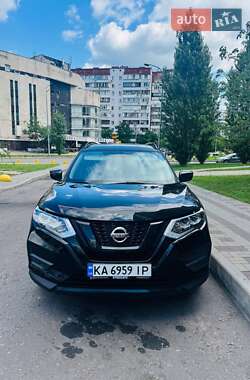 Внедорожник / Кроссовер Nissan Rogue 2016 в Киеве