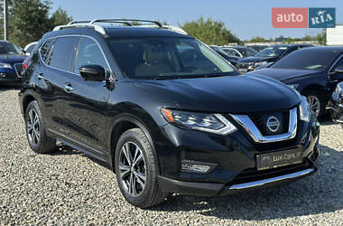 Внедорожник / Кроссовер Nissan Rogue 2017 в Ивано-Франковске