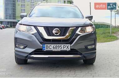 Внедорожник / Кроссовер Nissan Rogue 2017 в Львове