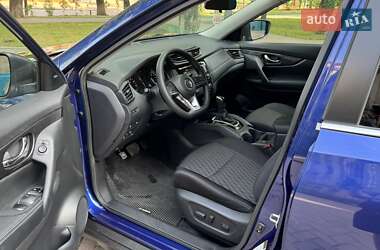 Внедорожник / Кроссовер Nissan Rogue 2019 в 
