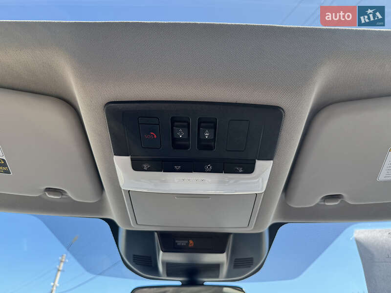 Позашляховик / Кросовер Nissan Rogue 2024 в Києві