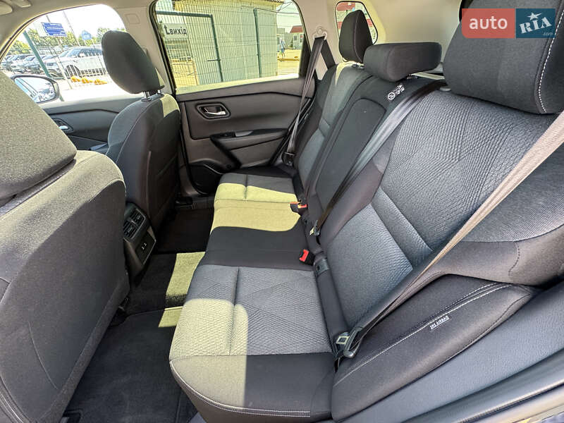 Позашляховик / Кросовер Nissan Rogue 2024 в Києві