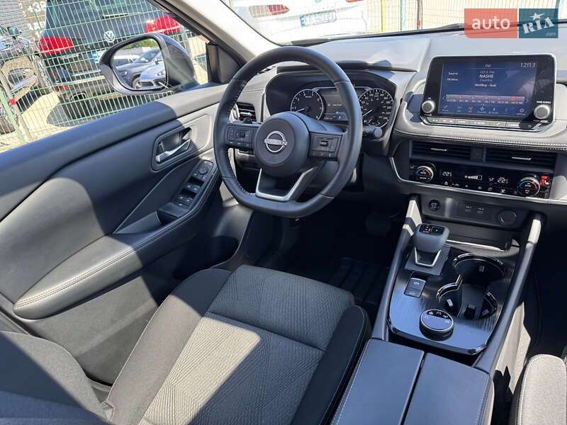 Позашляховик / Кросовер Nissan Rogue 2024 в Києві