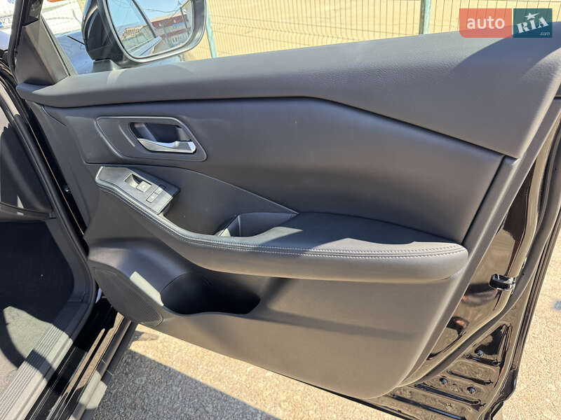 Позашляховик / Кросовер Nissan Rogue 2024 в Києві