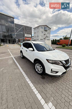 Внедорожник / Кроссовер Nissan Rogue 2020 в 