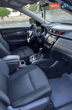 Внедорожник / Кроссовер Nissan Rogue 2018 в Каменском