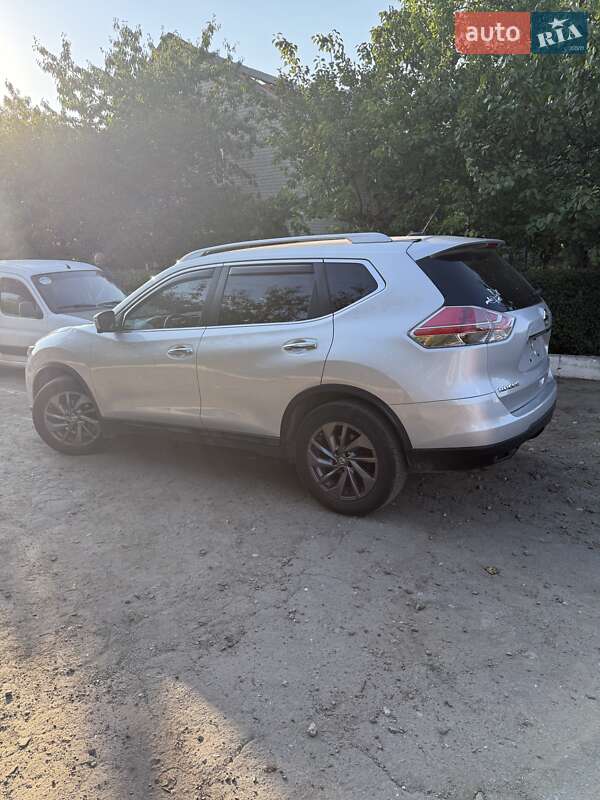 Позашляховик / Кросовер Nissan Rogue 2016 в Ізюмі