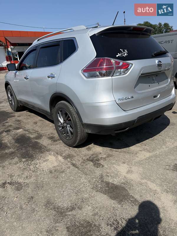 Позашляховик / Кросовер Nissan Rogue 2016 в Ізюмі
