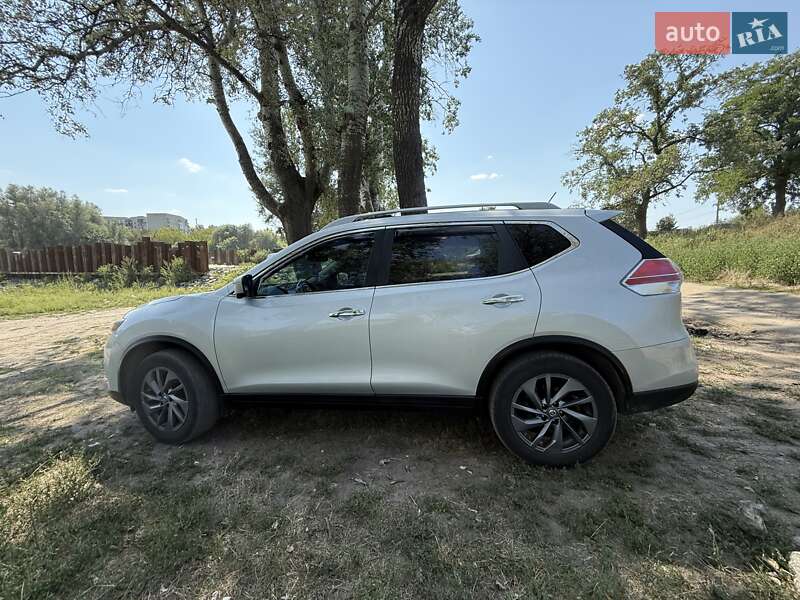 Позашляховик / Кросовер Nissan Rogue 2016 в Ізюмі