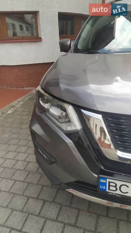 Внедорожник / Кроссовер Nissan Rogue 2017 в Львове