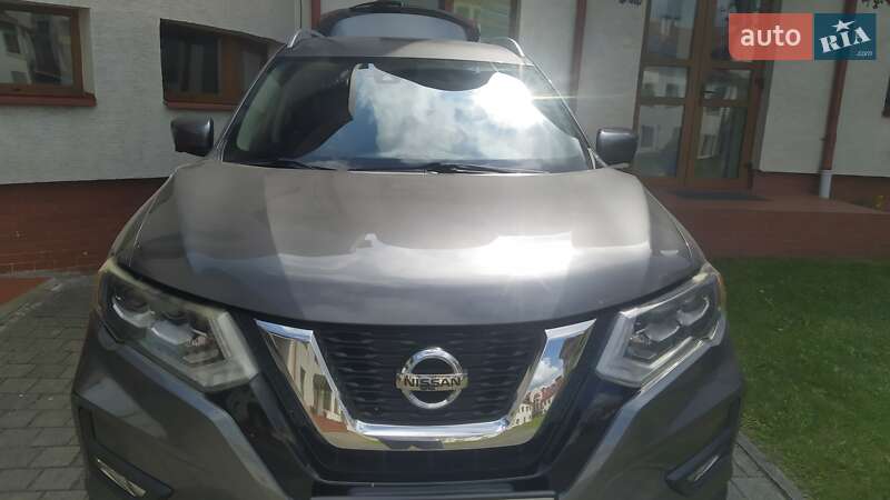 Внедорожник / Кроссовер Nissan Rogue 2017 в Львове