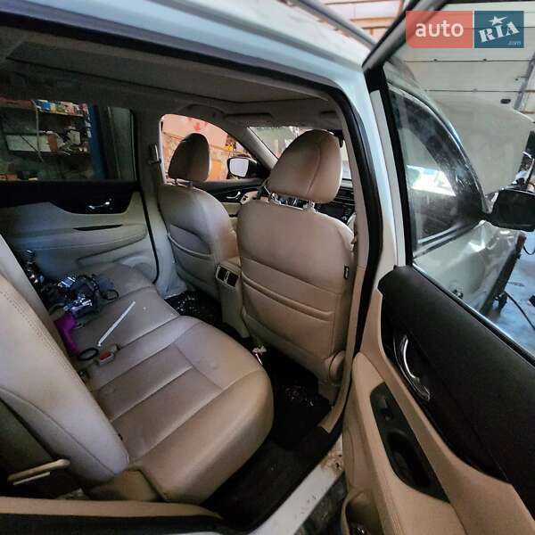 Внедорожник / Кроссовер Nissan Rogue 2017 в Киеве