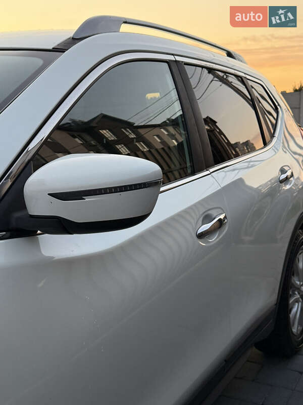 Внедорожник / Кроссовер Nissan Rogue 2017 в Киеве