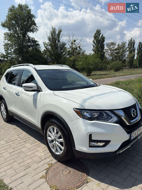 Позашляховик / Кросовер Nissan Rogue 2017 в Черкасах фото 2 Позашляховик / Кросовер Nissan Rogue 2017 в Черкасах