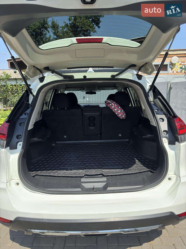 Позашляховик / Кросовер Nissan Rogue 2017 в Черкасах фото 14 Позашляховик / Кросовер Nissan Rogue 2017 в Черкасах