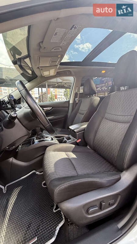 Внедорожник / Кроссовер Nissan Rogue 2016 в Киеве