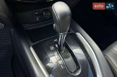 Внедорожник / Кроссовер Nissan Rogue 2014 в 