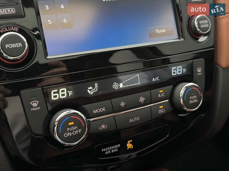 Внедорожник / Кроссовер Nissan Rogue 2017 в Одессе