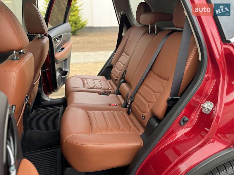 Внедорожник / Кроссовер Nissan Rogue 2017 в Одессе
