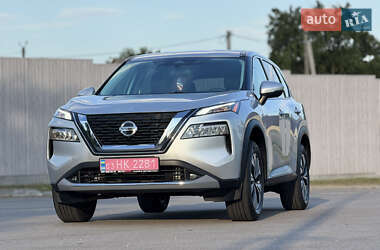 Позашляховик / Кросовер Nissan Rogue 2021 в 
