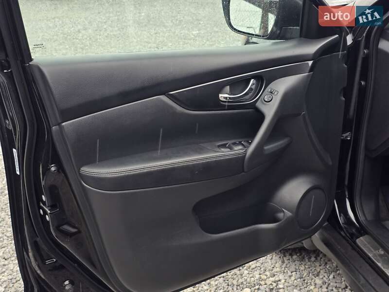 Позашляховик / Кросовер Nissan Rogue 2016 в Тернополі фото 56 Позашляховик / Кросовер Nissan Rogue 2016 в Тернополі