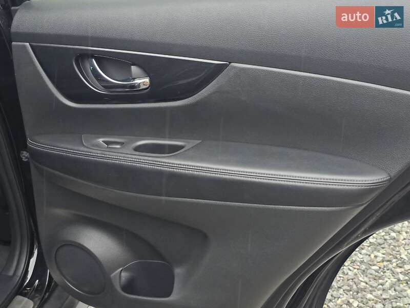 Позашляховик / Кросовер Nissan Rogue 2016 в Тернополі фото 13 Позашляховик / Кросовер Nissan Rogue 2016 в Тернополі