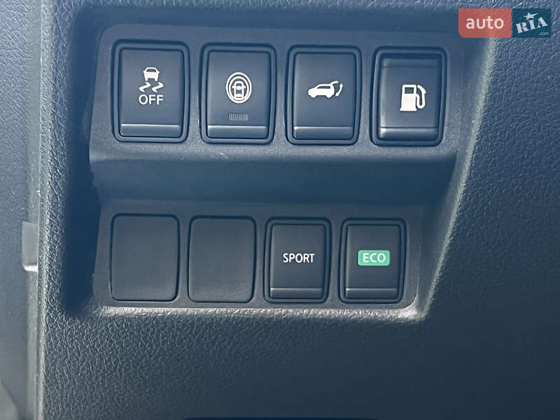 Внедорожник / Кроссовер Nissan Rogue 2020 в Луцке