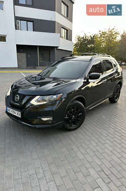 Внедорожник / Кроссовер Nissan Rogue 2017 в Каменском