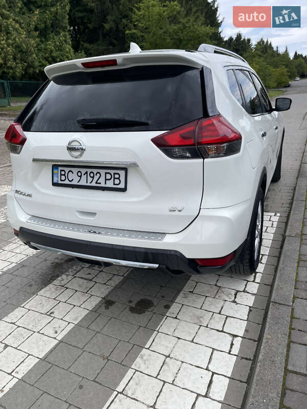 Внедорожник / Кроссовер Nissan Rogue 2017 в Львове