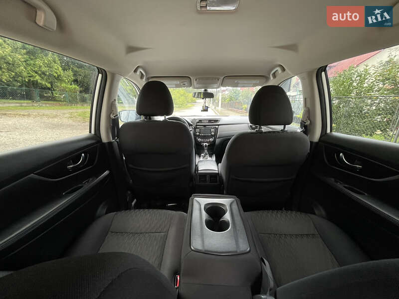 Внедорожник / Кроссовер Nissan Rogue 2017 в Львове