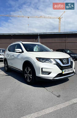 Позашляховик / Кросовер Nissan Rogue 2017 в Житомирі