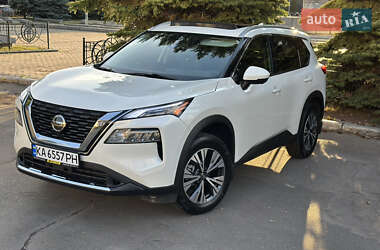 Внедорожник / Кроссовер Nissan Rogue 2021 в Киеве