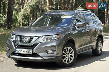 Позашляховик / Кросовер Nissan Rogue 2017 в Києві