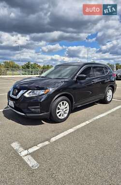 Внедорожник / Кроссовер Nissan Rogue 2017 в Киеве