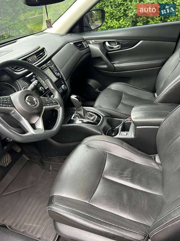 Позашляховик / Кросовер Nissan Rogue 2017 в Івано-Франківську