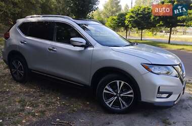 Внедорожник / Кроссовер Nissan Rogue 2016 в Черкассах