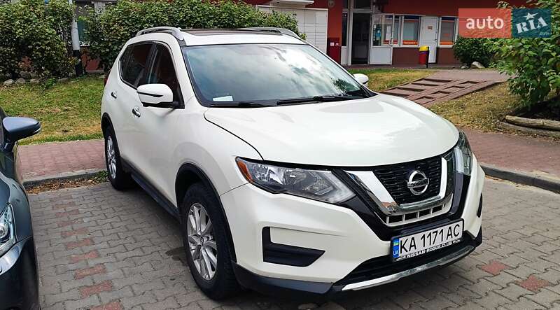 Внедорожник / Кроссовер Nissan Rogue 2017 в Киеве