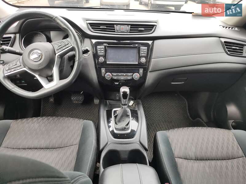 Внедорожник / Кроссовер Nissan Rogue 2017 в Киеве