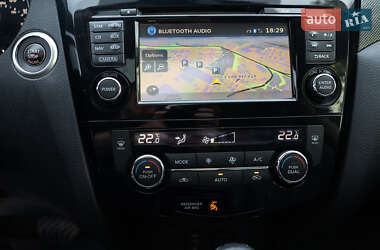 Внедорожник / Кроссовер Nissan Rogue 2014 в 