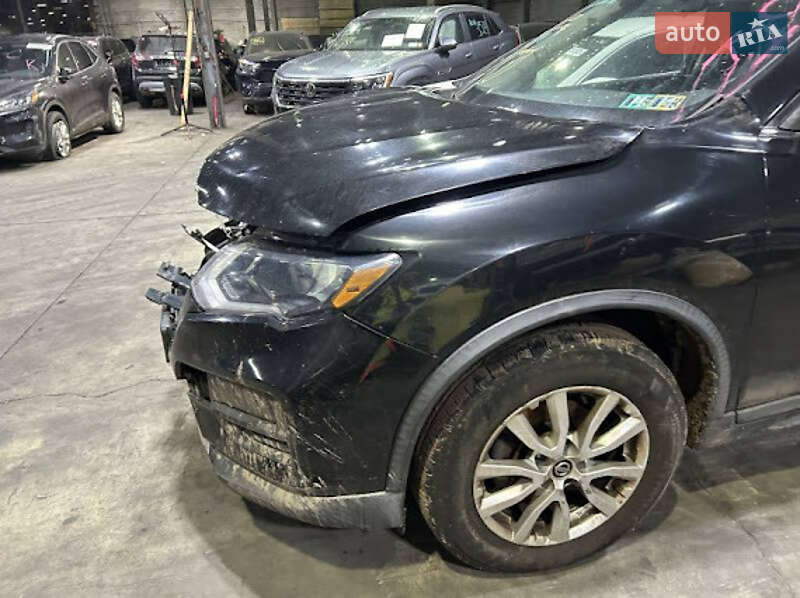 Позашляховик / Кросовер Nissan Rogue 2016 в Полтаві
