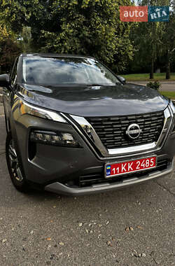Внедорожник / Кроссовер Nissan Rogue 2023 в 