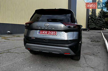 Внедорожник / Кроссовер Nissan Rogue 2023 в 