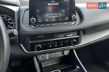 Внедорожник / Кроссовер Nissan Rogue 2023 в 