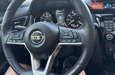 Внедорожник / Кроссовер Nissan Rogue 2016 в 