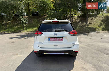 Внедорожник / Кроссовер Nissan Rogue 2018 в 
