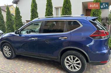 Позашляховик / Кросовер Nissan Rogue 2017 в 