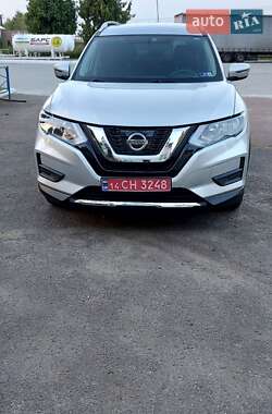 Внедорожник / Кроссовер Nissan Rogue 2017 в Судовой Вишне